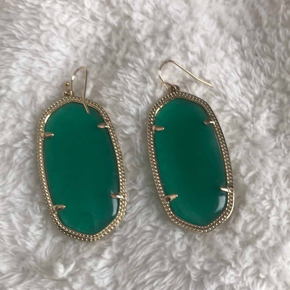 EMERALD GREEN KENDRAS!